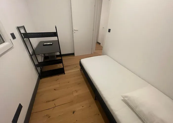 Villa Villa-de Luxe-salle De Bain-vue Sur La Campagne à 5 Minutes De La Qui Est Composé De 5 *