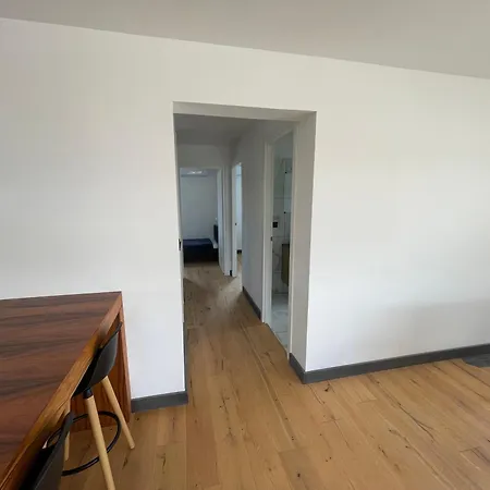 Villa-de Luxe-salle De Bain-vue Sur La Campagne A 5 Minutes De La Qui Est Compose De 5 *