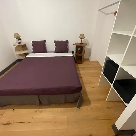 Villa Villa-de Luxe-salle De Bain-vue Sur La Campagne à 5 Minutes De La Qui Est Composé De 5 *