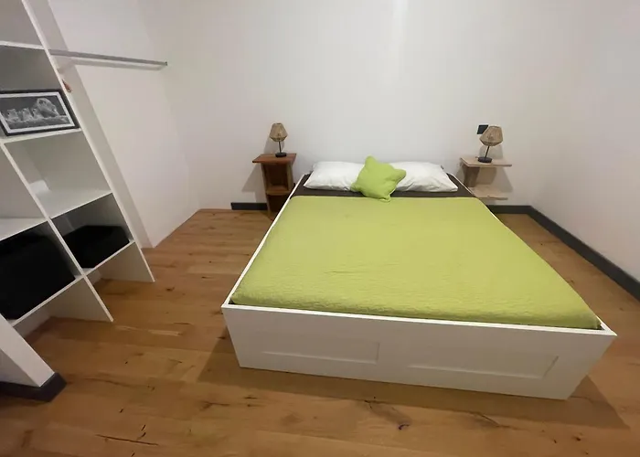 Villa-de Luxe-salle De Bain-vue Sur La Campagne A 5 Minutes De La Qui Est Compose De 5 * Venzolasca